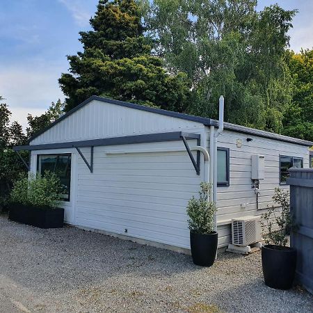 The Tin Hut Apartment Blenheim Bagian luar foto